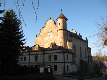 Synagoga w Lesku, Bieszczady :fot przewodnik Maria Tercha